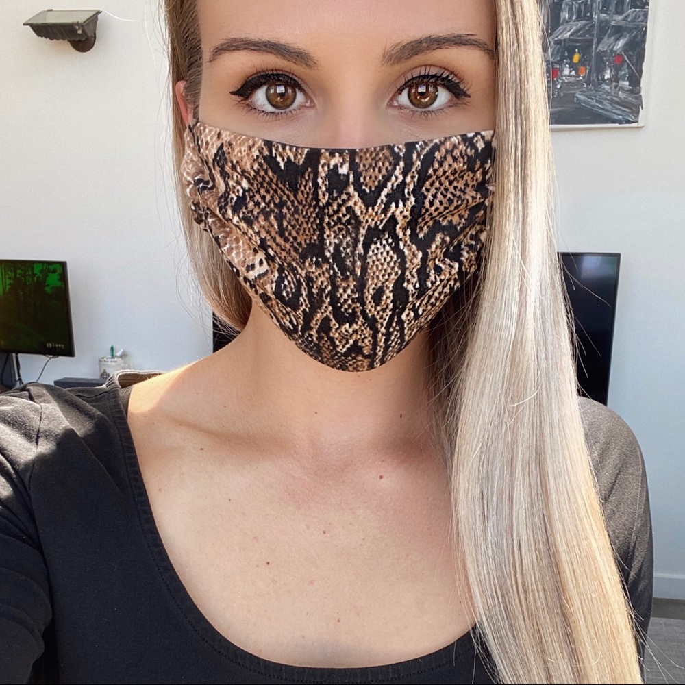 🐍😷 Adjustable Face Mask - Picture 4 of 5